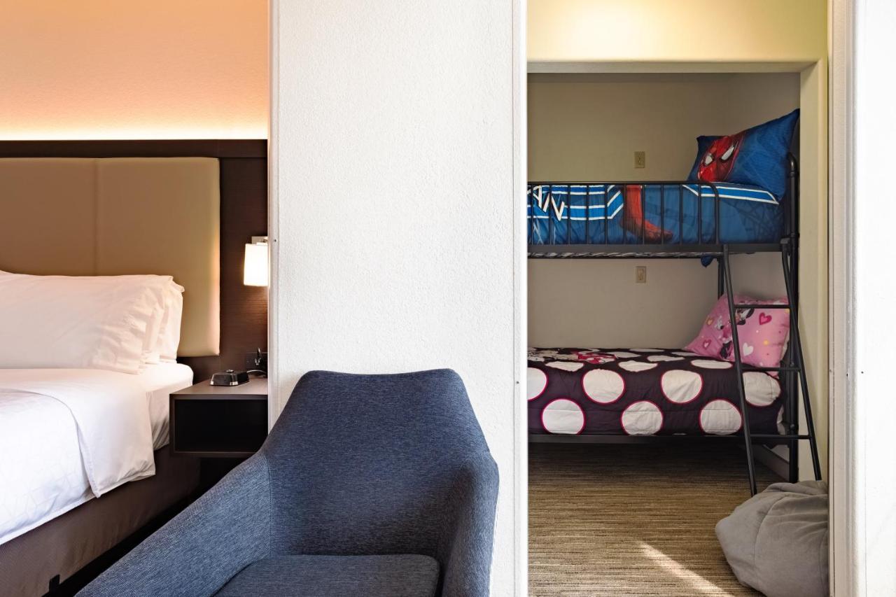 Holiday Inn Express Hotel & Suites Evanston By Ihg Dış mekan fotoğraf