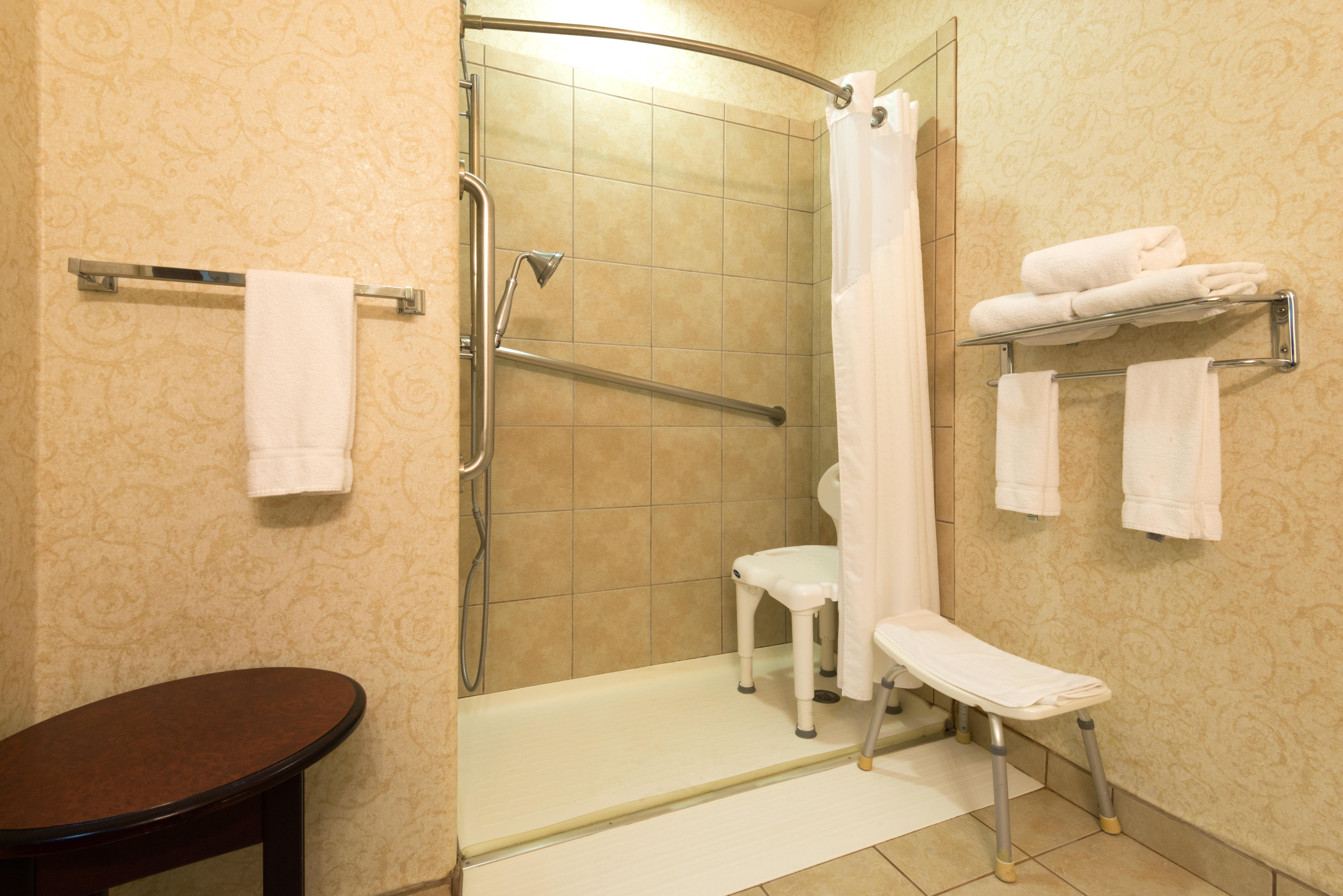 Holiday Inn Express Hotel & Suites Evanston By Ihg Dış mekan fotoğraf