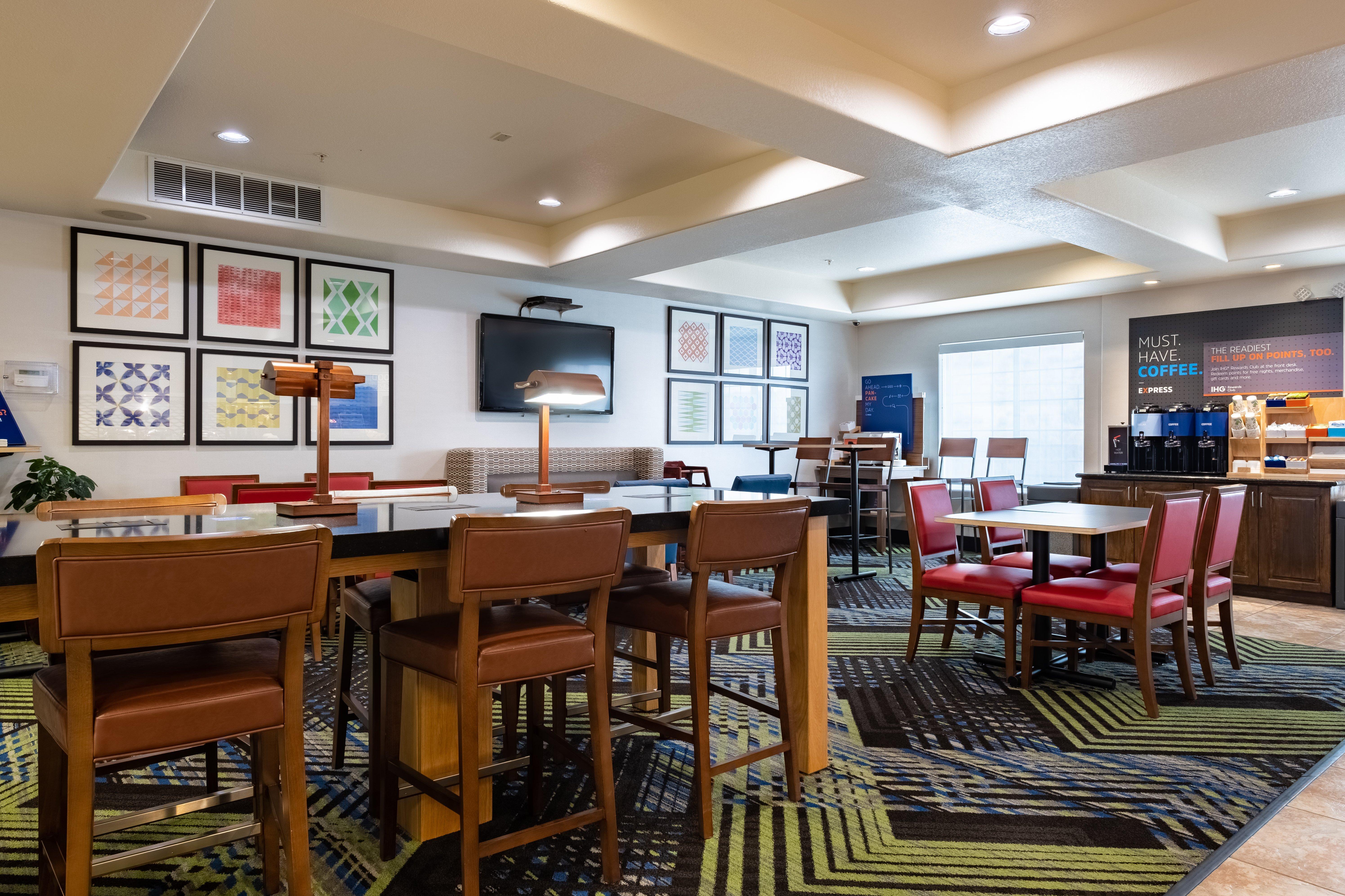 Holiday Inn Express Hotel & Suites Evanston By Ihg Dış mekan fotoğraf